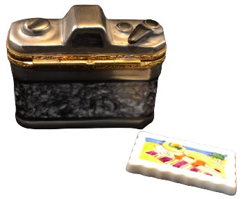 LIMOGES BOX: A Camera on Holidays