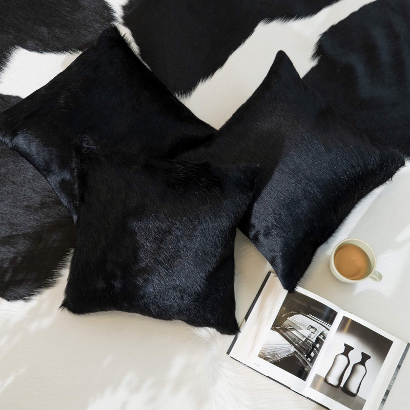 Coussin en peau de vache sel et poivre, Noir