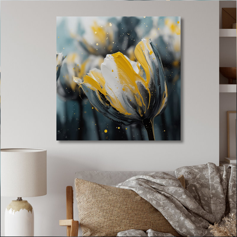 «Grey Tulip Serenity II - Tulip», reproduction d'art murale, H 16 po x l 16 po x P 1 po, Toile tendue