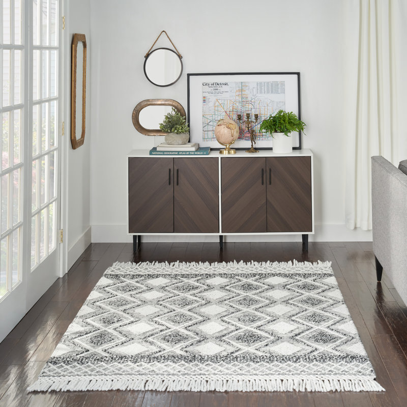Ivory and Gray Geometric Handwoven Wool Area Rug 5'3" x 7'6"