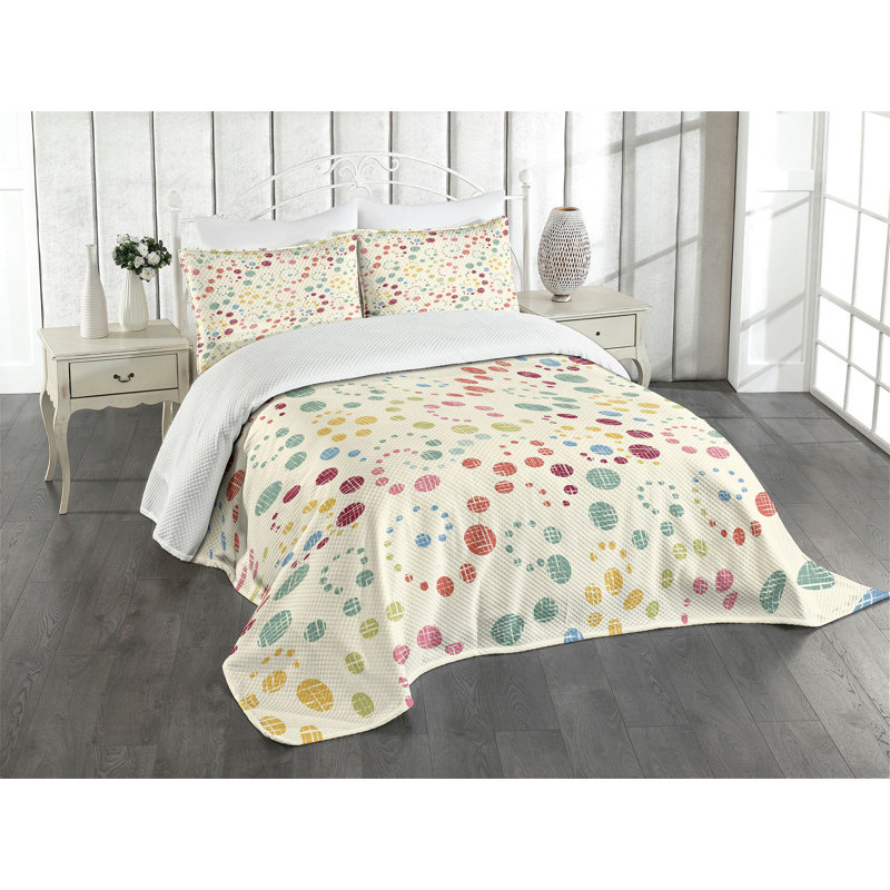 Queen White Quilted Bedspread Set with Pillow Shams