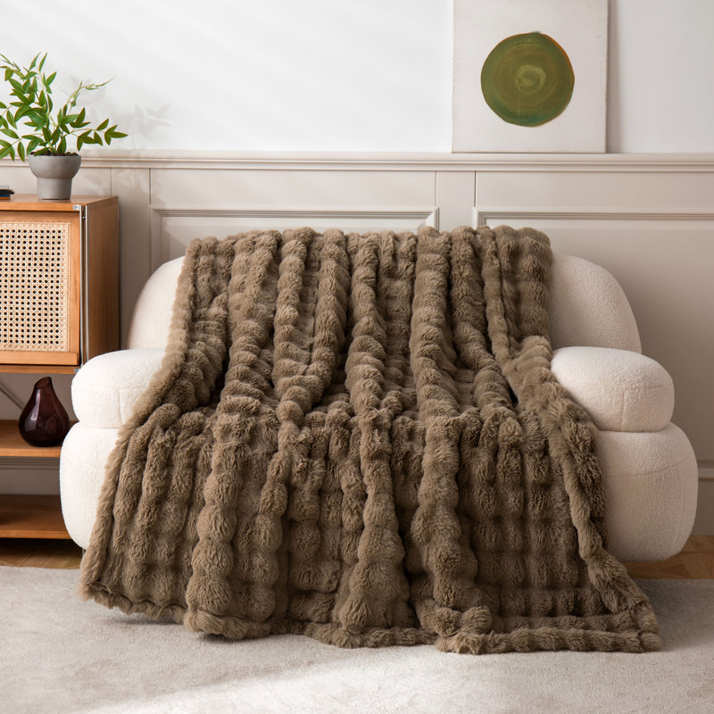 Jeté en cascade Ashford Home, peluche texturée ultra douce, 50 x 60 pouces, Beige