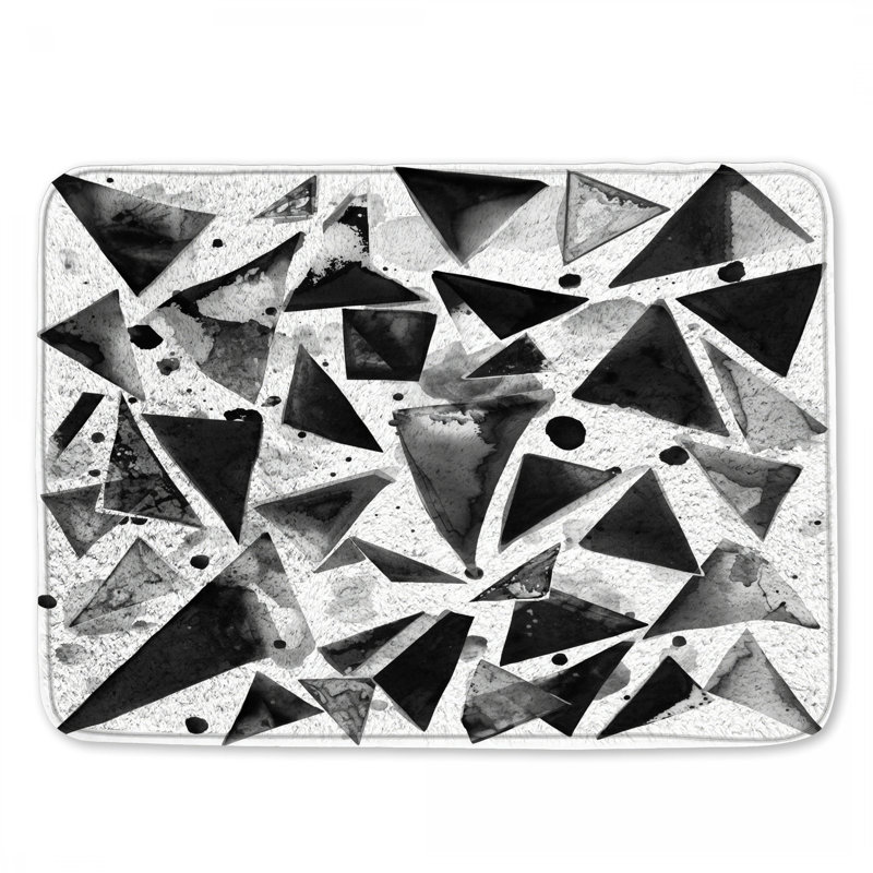 Tapis de bain Black Ink Triangles, L 34 po x L 21 po