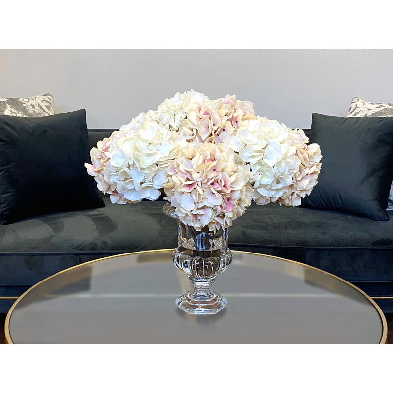 Arrangement floral hortensias en vase