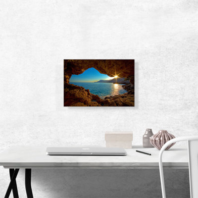 " Beach Cave Sunrise "