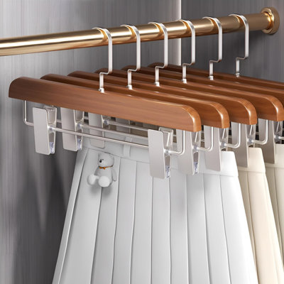Cintres en bois sans marque pour usage domestique