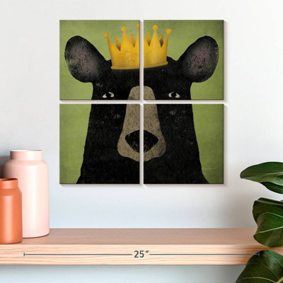 Brampt l'ours noir avec couronne