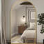 Miroir surdimensionné arqué en métal surdimensionné-543396698-570231696