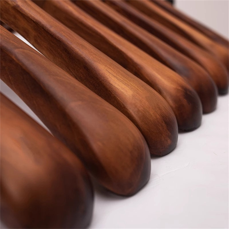 Cintre en bois massif Gentleman's Choice, 15