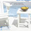 Table d'appoint carrée de 38 cm (15 po) pour terrasse, véranda, piscine ou balcon. Structure robuste et fiable, capacité de 50 kg (110 lb), couleur blanche, résistante aux intempéries.