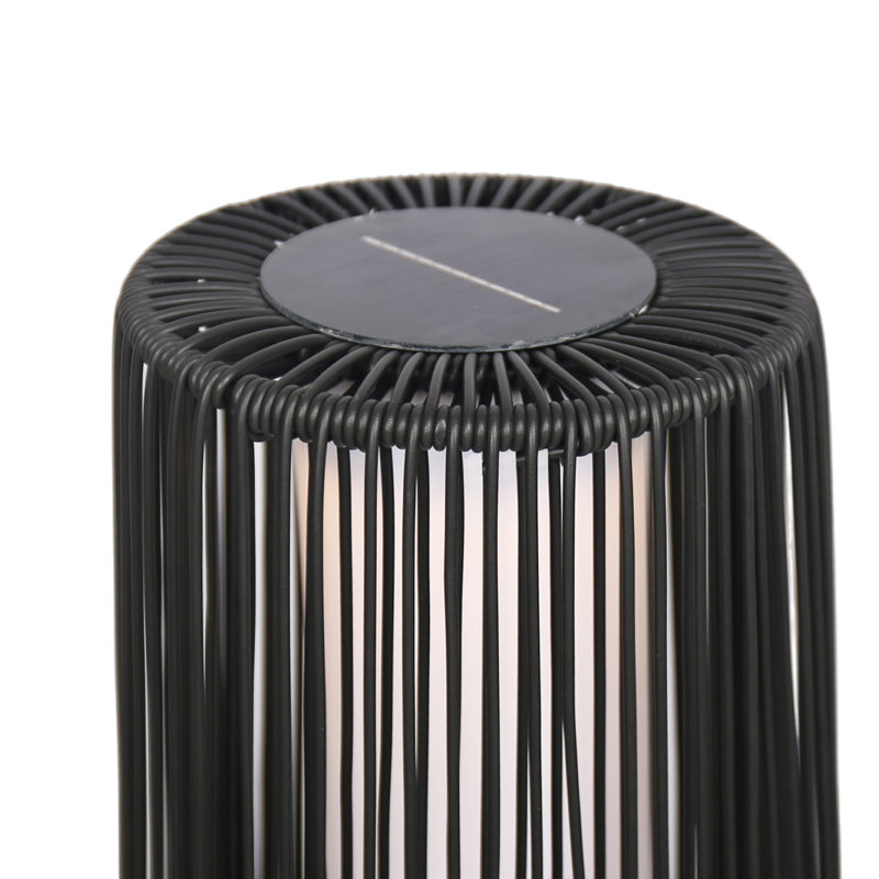 Lampe sur pied d'extérieur à énergie solaire intégrée à économie d'énergie Freida, Noir, H 26,7 po x l 8,6 po x P 8,6 po