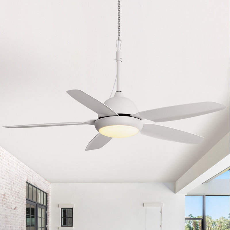 Ventilateur de plafond 52 po pour l'extérieur, Ip65, à fixation au crochet, à brancher, à intensité variable, télécommande, courant continu réversible, ventilateur de plafond blanc pour chambre à coucher de patio