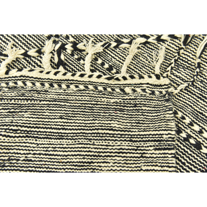 Tapis noir et blanc Mosser