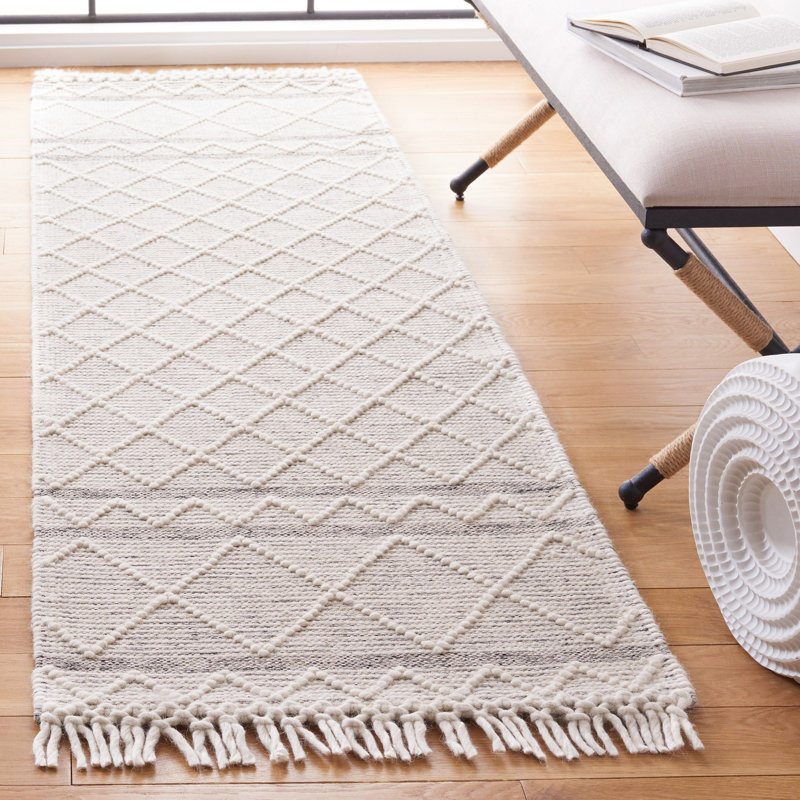 Perkinsville Hand Loomed Wool/Cotton Southwestern Rug in Gray/Ivory, Runner 2'3" x 8'