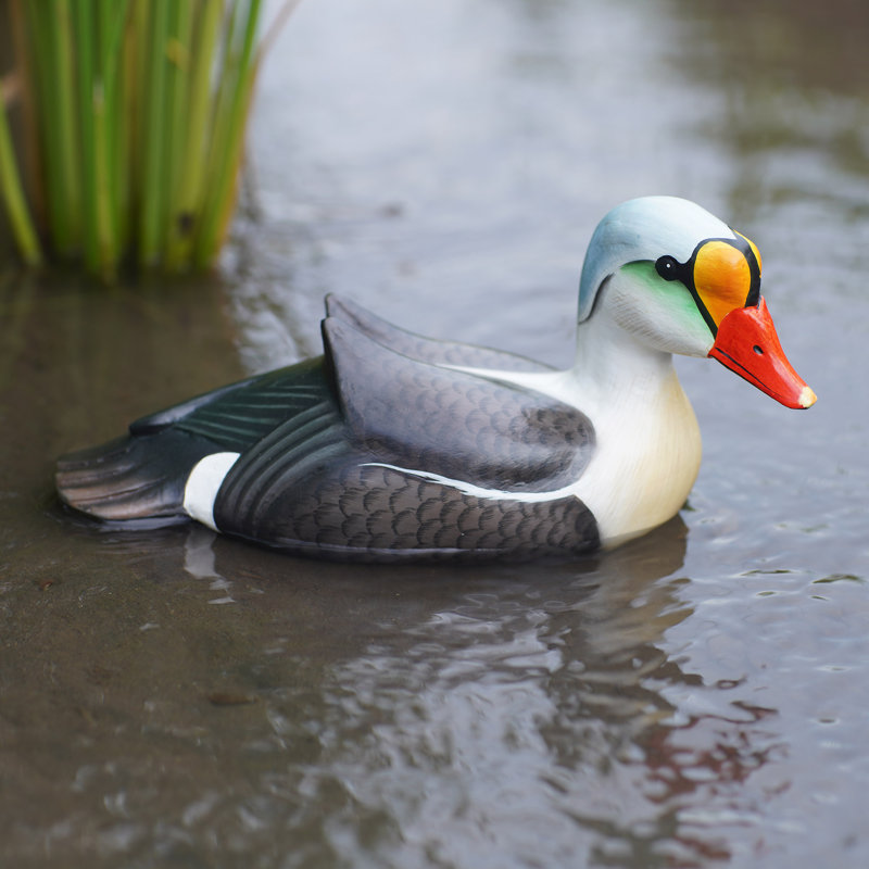 Sculpture Besik King Eider