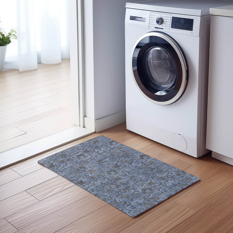 Mahaney Floral Indoor Rug, Rectangle 1'8" x 2'6"