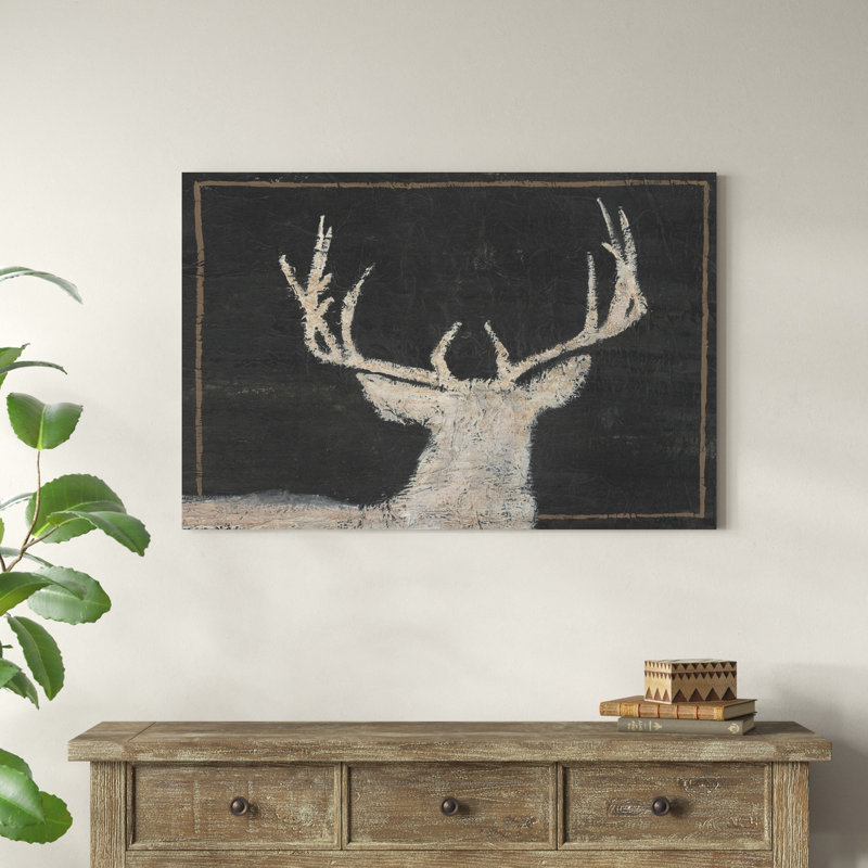 Brow Tine Deer II, H 32 po x l 48 po, Toile encadrée, Noyer
