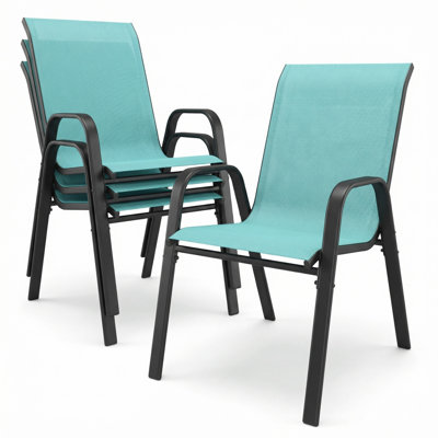 Ensemble de quatre chaises d'extérieur idéales pour les patios, les salles à manger et les salles de banquet noires avec des accents bleu ciel
