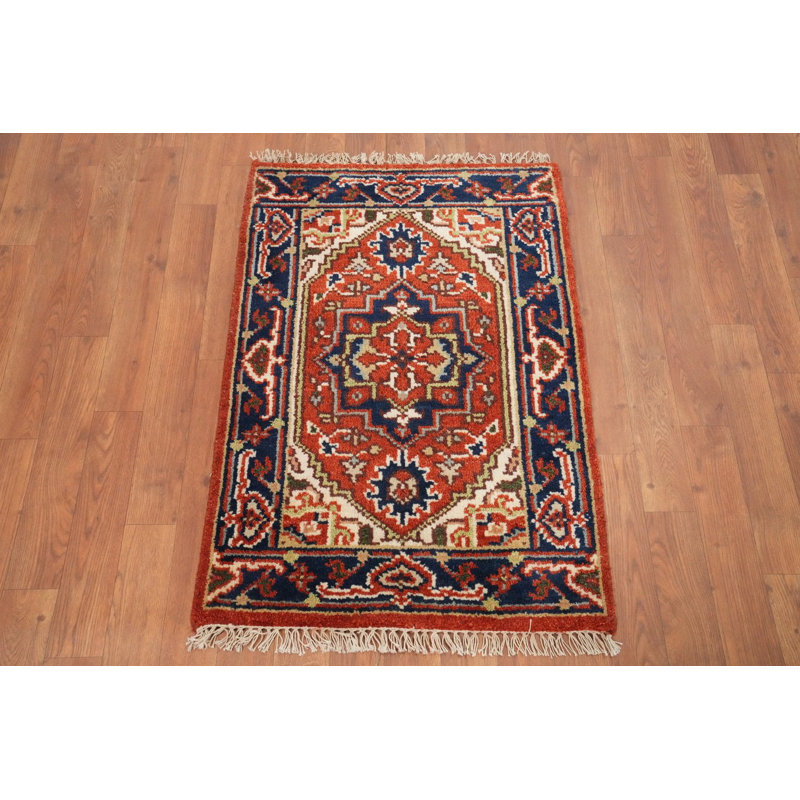 Handcrafted Traditional Accent Rug 2x3 with Vivid Colour Palette