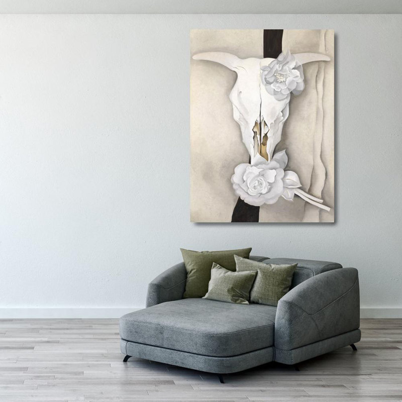 Crâne de vache avec roses calico, H 38 po x l 28 po