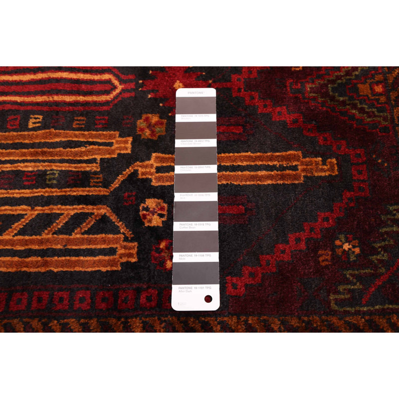 Tapis noir et rouge Teimani 3 pi 9 po x 6 pi 7 po