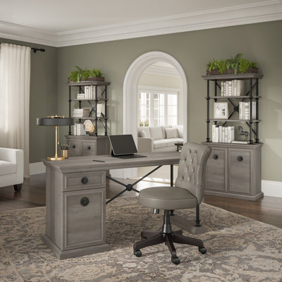 Bureau Huckins