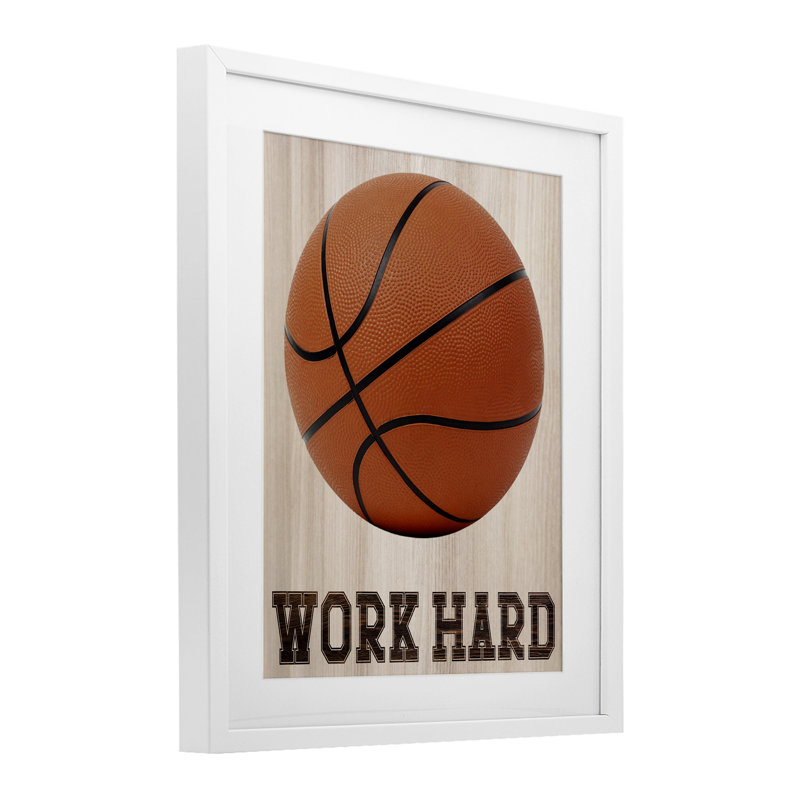 Work Work Basketball, reproduction encadrée sous verre, conception de Marcus Prime, H 16 po x l 13 po, Cadre blanc côtier