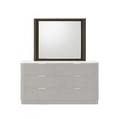 Willa Mirror