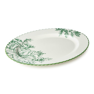 Plateau ovale Winter Evergreen 16 x 12 - un grand plateau en porcelaine blanche de 16 x 12 pouces bordé d'une toile botanique vert forêt, la scène la plus élégante pour chaque plat de centre de table des Fêtes.