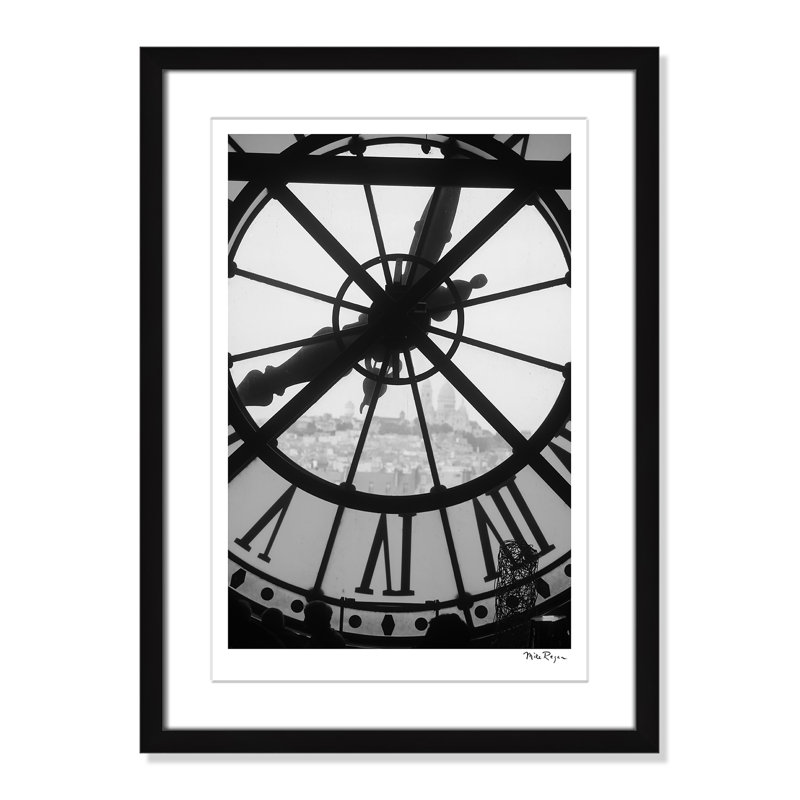 «Museum Dorset - Paris Print» par Mike Ragan, Papier avec cadre simple noir, Blanc / Blanc, H 23 po x l 17 po x P 1,25 po
