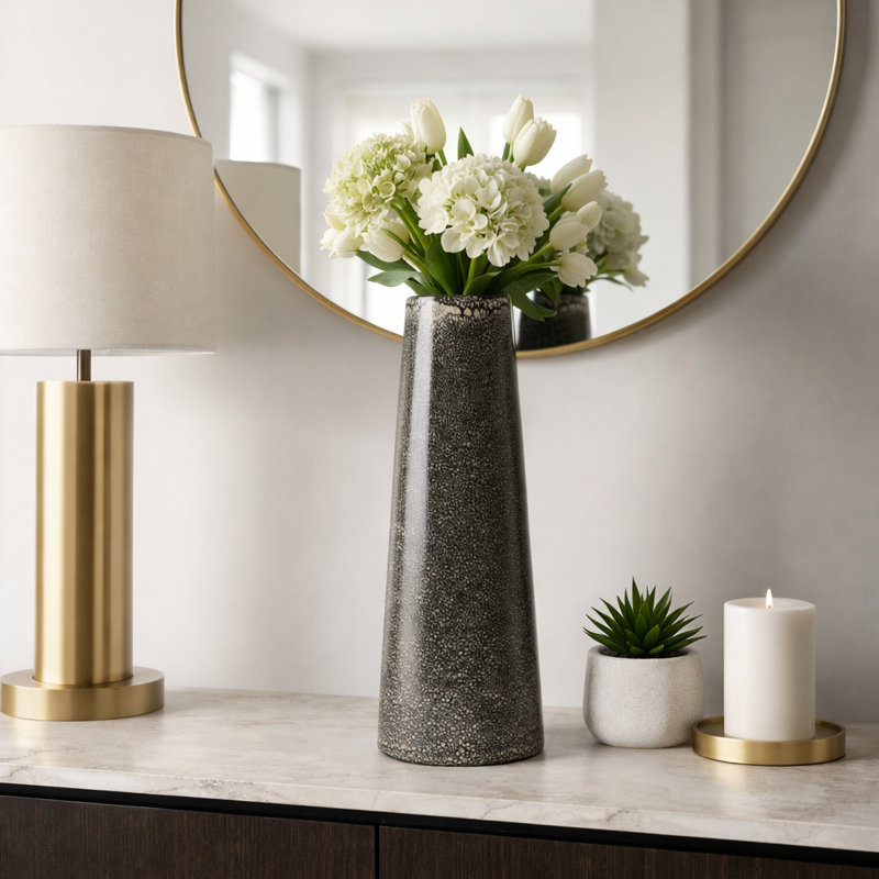 Vase en céramique avec motif texturé deux tons, H 19,5 po x l 7 po x P 7 po