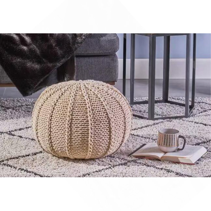 Pouf tricoté