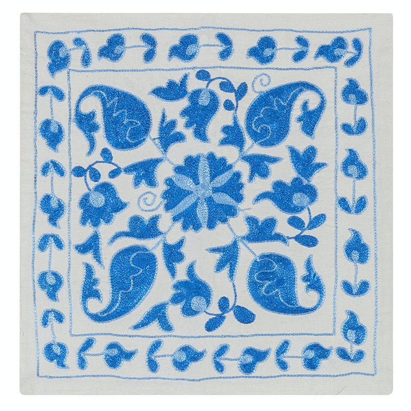 Housse de coussin en velours et en dentelle de coton crème et bleu clair fait à la main Suzani 18 x 19 po
