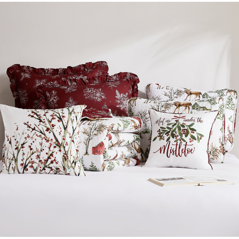 White Christmas Oversized Reversible easy care lightweight Holiday Quilt Bedding Set, Queen Quilt + 6 Additional Pieces