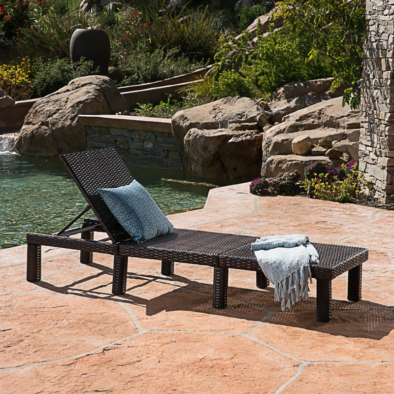 Chaise longue