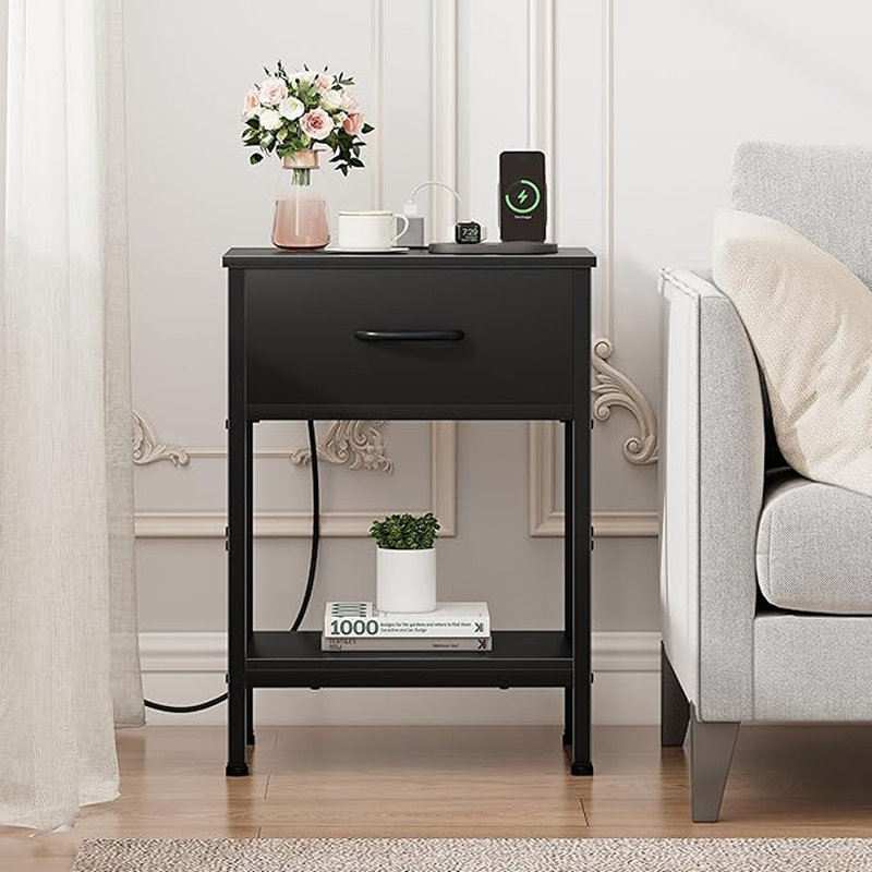 Table de chevet noire avec station de charge, table de bout avec tiroir en tissu, petite table d'appoint avec tablettes de rangement à 2 niveaux, table de chevet de 25,4 po de hauteur, table de chevet noire pour chambre à coucher, salon, dortoir