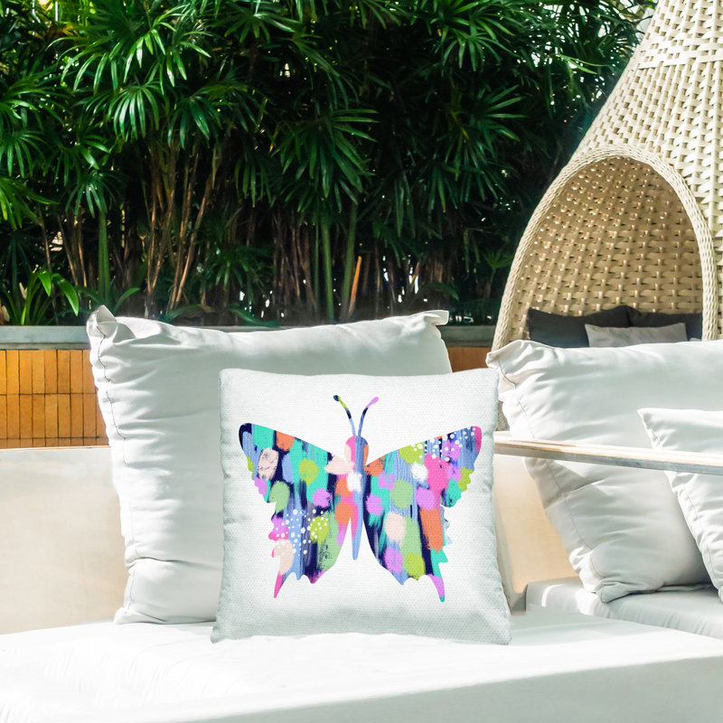 Coussin décoratif d'extérieur à motif de papillons pastel par Lisa Nohren