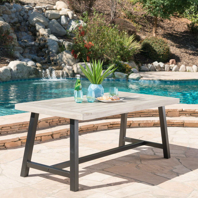 Table de salle à manger d'extérieur en bois gris sablé avec structure en fer noir rustique, structure métallique stable, 75 cm (H) x 178 cm (L) x 89 cm (P), capacité de charge de 136 kg, panneaux à lattes, bois haute performance.