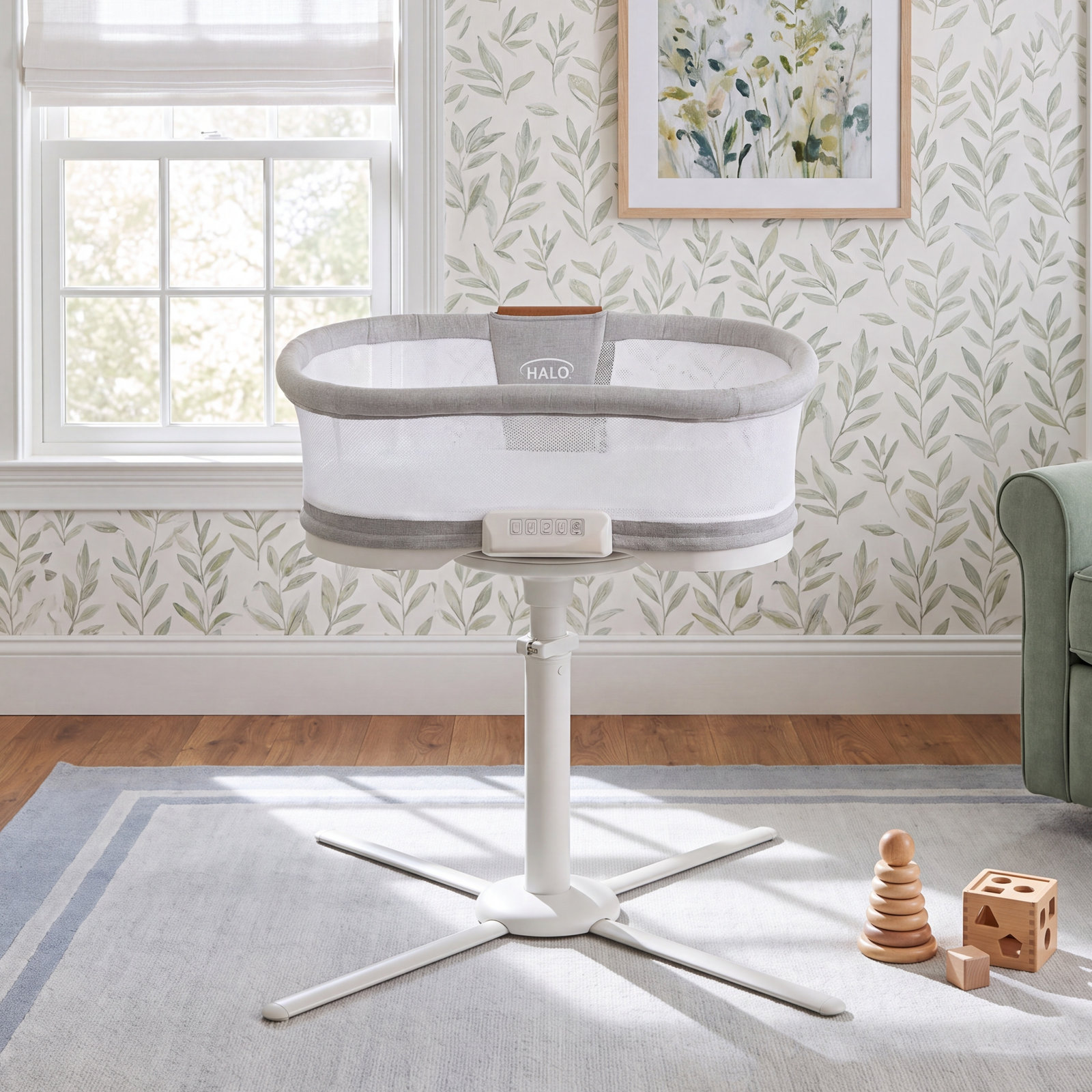 BassiNest Swivel Sleeper with Bedding