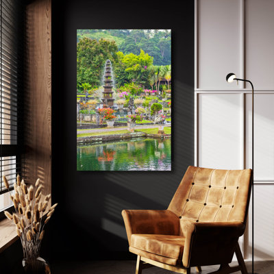 «Ujung Water Palace» par Mark A Paulda, art en verre acrylique Wal