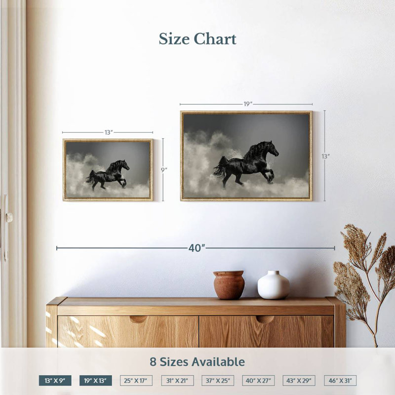 Cheval frison noir au galop, Cadre flottant en bois naturel, 19 po x 13 po
