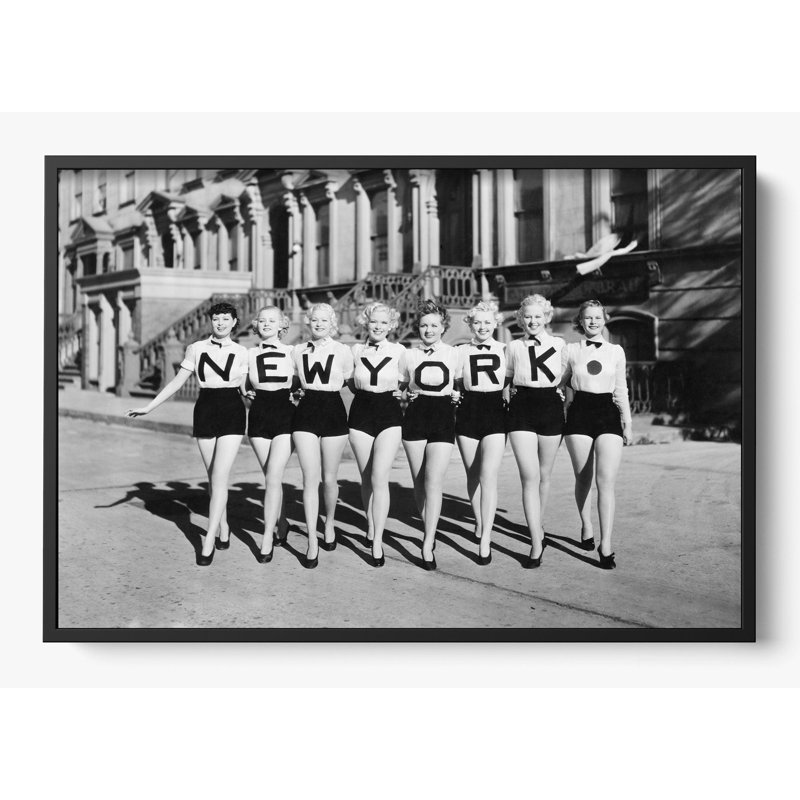 «Back In NYC», H 38 po x l 50 po, Impression encadrée sans passe-partout, Noir