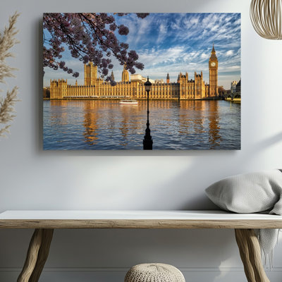 Toile, une scène de printemps pittoresque avec des branches de cerisier en fleurs délicates, art mural emblématique Big Ben et les maisons de toile