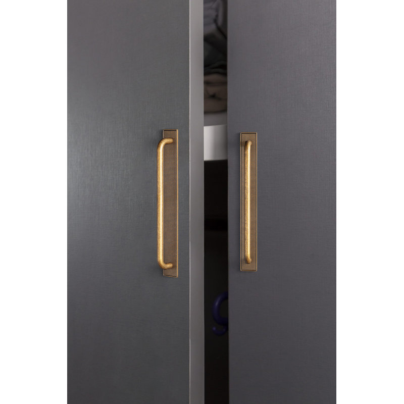 Poignée d'armoire fonctionnelle 7 9/16 po avec plaque arrière perforée, 7.56", Laiton antique