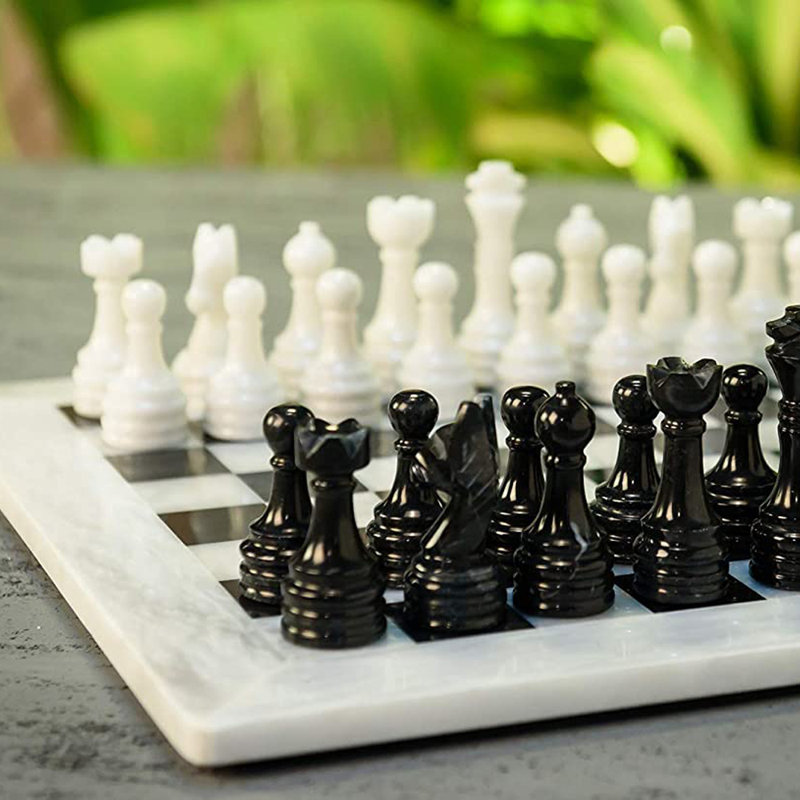 Jeu d'échecs fait à la main, Blanc / noir