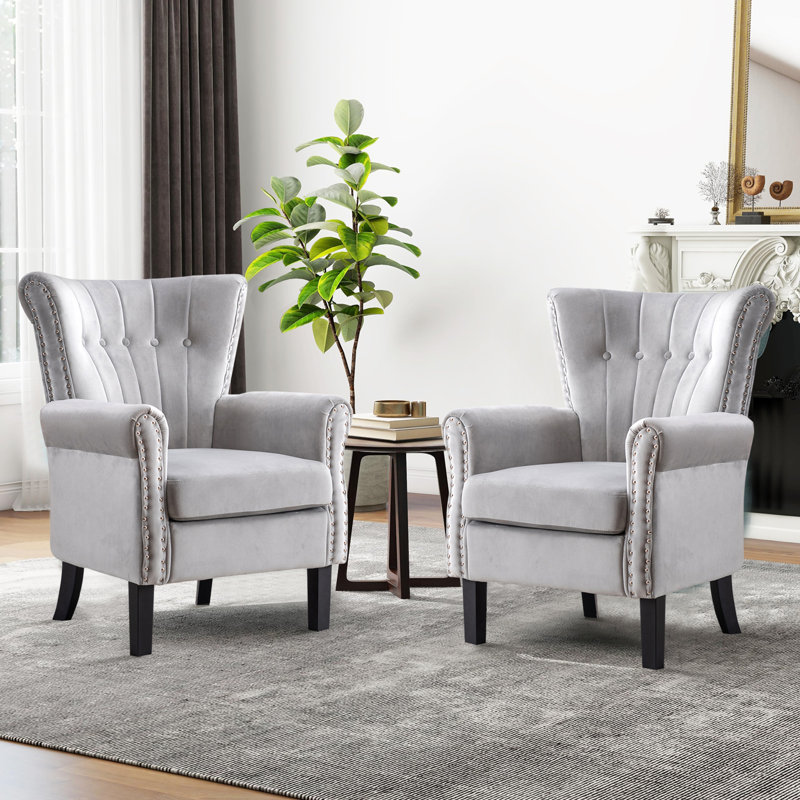Fauteuils à oreilles capitonnés avec accoudoirs classiques et pieds en bois, Velours gris perle