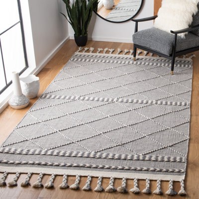 Casablanca Hand Loomed Wool/Cotton Geometric Rug in Light Gray