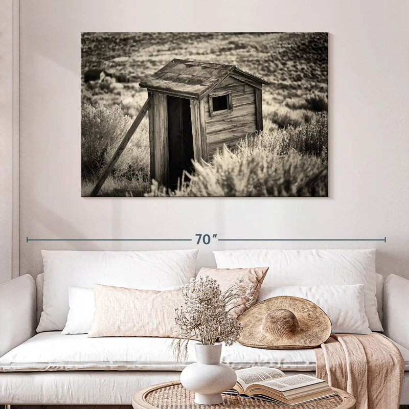 Lilie Ghost Town Outhouse I, H 32 po x l 48 po