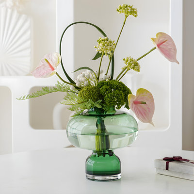 Ornements de fleurs simulées