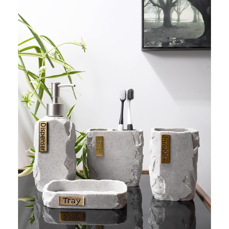 Bathroom accessory set